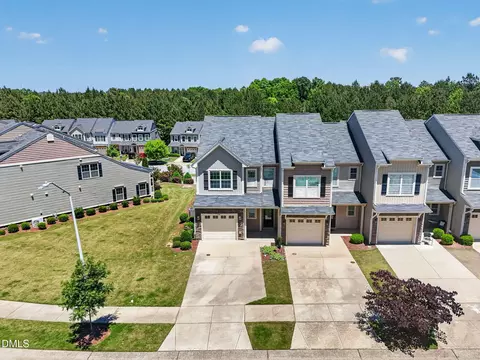 226 Beaconwood Ln, Holly Springs, NC 27540