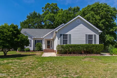 200 Bradford Ridge Dr, Youngsville, NC 27596