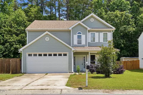 212 N Honey Springs Ave, Fuquay Varina, NC 27526
