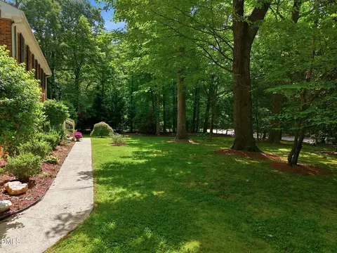 Exterior - 100 Moray Ct, Cary, NC 27511 photo 3 of 11