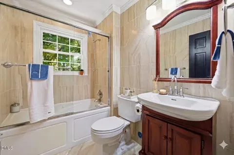 Bath - 100 Moray Ct, Cary, NC 27511 photo 5 of 6
