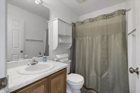 Bath - 4 Astor Ct, Durham, NC 27705 photo 3 of 3