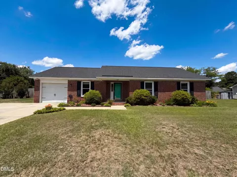 441 Riverwind Dr, Spring Lake, NC 28390