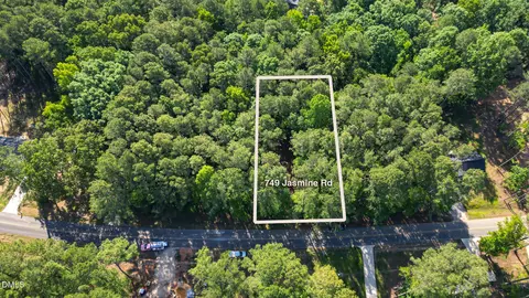 749 Jasmine Rd, Fuquay Varina, NC 27526