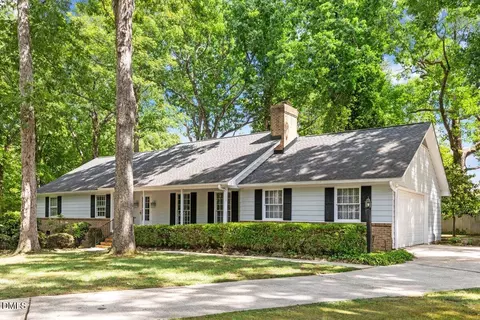 8501 Shadow Wood Pl, Raleigh, NC 27613