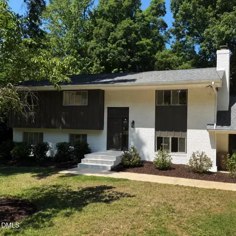908 Tanglewood Dr, Cary, NC 27511