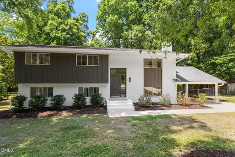908 Tanglewood Dr, Cary, NC 27511