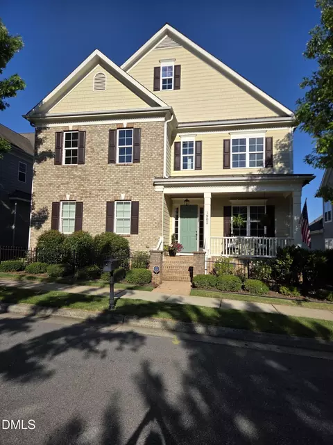 1905 Green Oaks Pkwy, Holly Springs, NC 27540