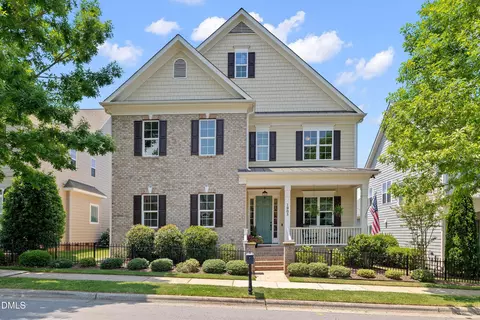 1905 Green Oaks Pkwy, Holly Springs, NC 27540