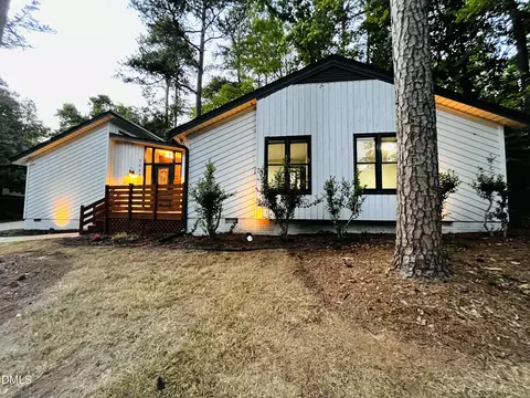 1122 Shadyside Dr, Raleigh, NC 27612
