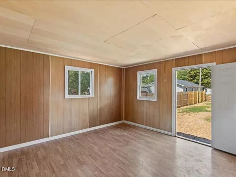105 3rd St, Erwin, NC 28339 photo 25