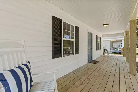 105 3rd St, Erwin, NC 28339 photo 2