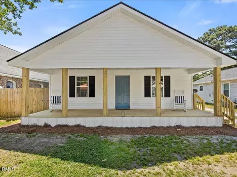 105 3rd St, Erwin, NC 28339 photo 3