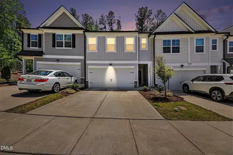 6805 Doddridge Ln, Cary, NC 27519