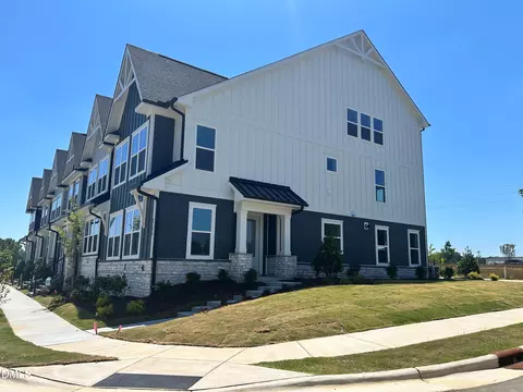 3135 White Rail Dr, Fuquay Varina, NC 27526