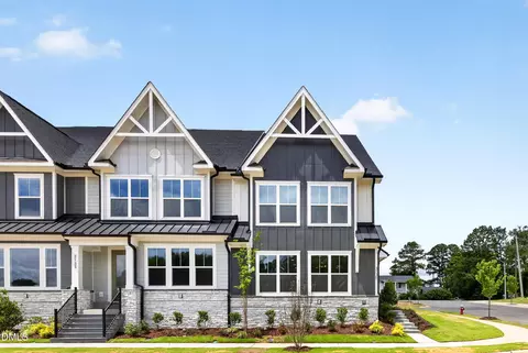 3135 White Rail Dr, Fuquay Varina, NC 27526