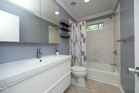 Bath - 811 Hale St, Durham, NC 27705 photo 1 of 3