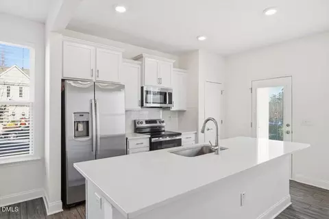 11 Wildflower Cir, Clayton, NC 27520