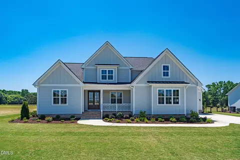 3220 Oakridge River Rd, Fuquay Varina, NC 27526