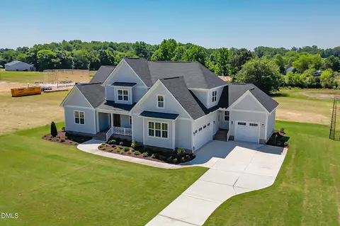 3220 Oakridge River Rd, Fuquay Varina, NC 27526