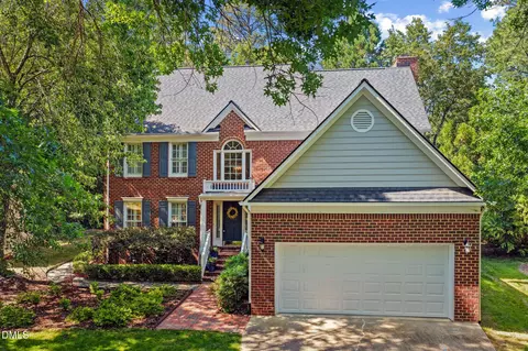 1335 Daventry Ct, Chapel Hill, NC 27517