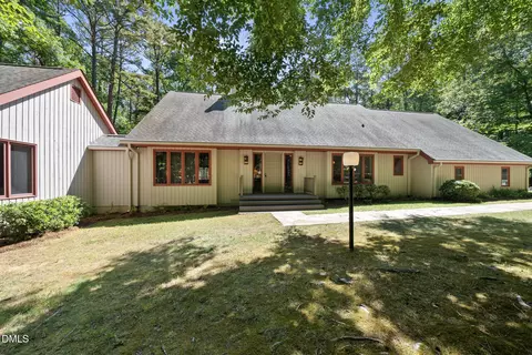 101 Stoneridge Dr, Chapel Hill, NC 27514