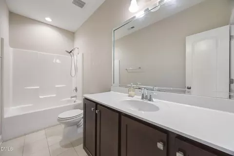 Bath - 908 Laurel Gate Dr, Wake Forest, NC 27587 photo 2 of 3
