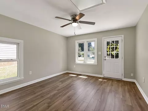 Living - 103 Upton Ct, Garner, NC 27529 photo 4 of 6