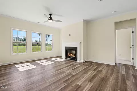 Living - 21 Yardley Dr, Smithfield, NC 27577 photo 3 of 3