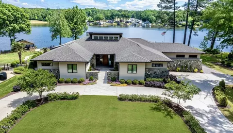 2532 Holiday Ave, Zebulon, NC 27597