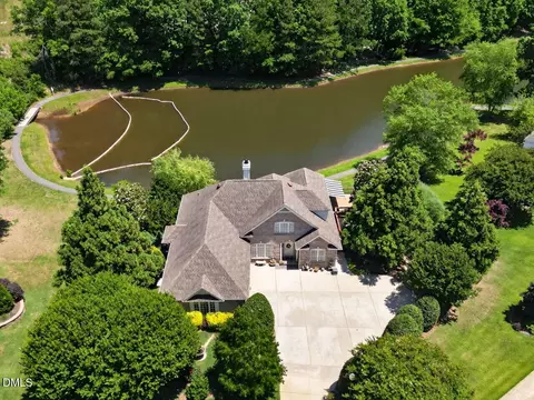 139 Lake Point Dr, Clayton, NC 27527