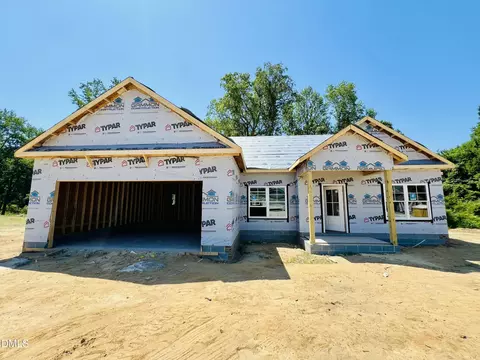 308 Creeks Edge Dr, Pikeville, NC 27863