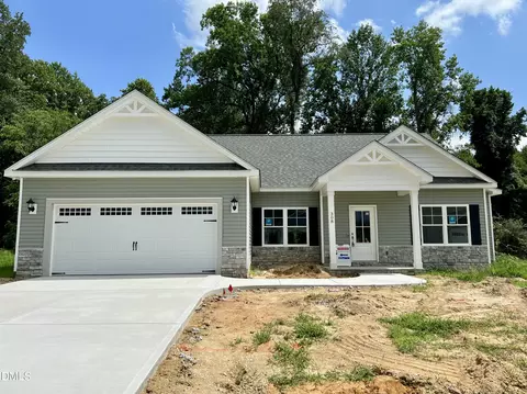 308 Creeks Edge Dr, Pikeville, NC 27863