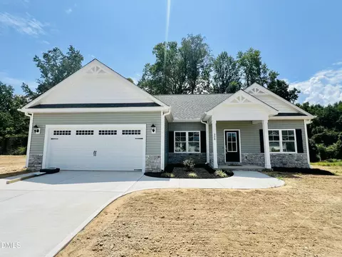 308 Creeks Edge Dr, Pikeville, NC 27863