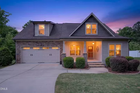 134 Chippenham Ct, Clayton, NC 27520
