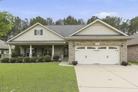 522 Sippihaw Oaks Dr, Fuquay Varina, NC 27526