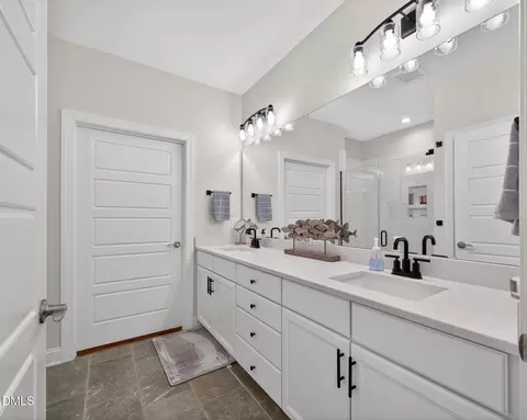 Bath - 2510 Maplemere Ct, Durham, NC 27703 photo 1 of 3