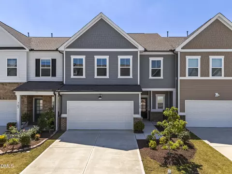 709 Toulouse Ct, Cary, NC 27519