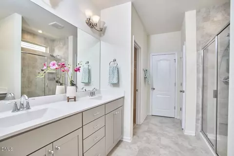 Bath - 5 Newbridge St, Durham, NC 27703 photo 1 of 5
