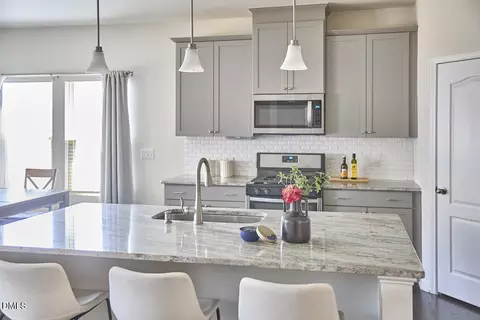 Kitchen - 5 Newbridge St, Durham, NC 27703 photo 4 of 11