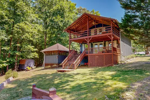 454 Southpoint Trl, Semora, NC 27343
