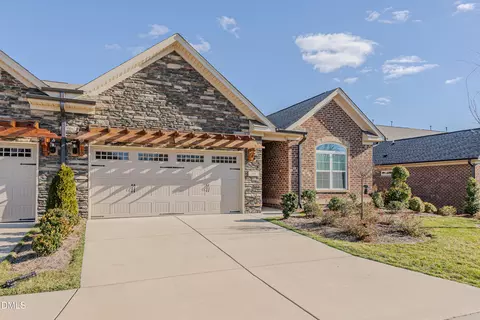 194 Dunvegan Ln, Burlington, NC 27215