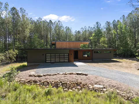 4637 Array Dr, Chapel Hill, NC 27516