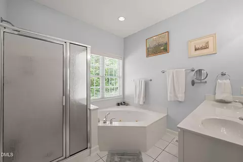 Bath - 5415 Stephens Ln, Durham, NC 27712 photo 2 of 4