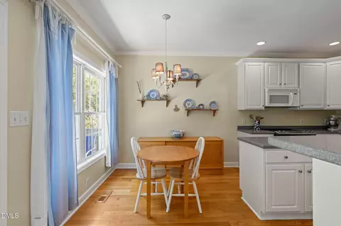 Dining - 5415 Stephens Ln, Durham, NC 27712 photo 4 of 4