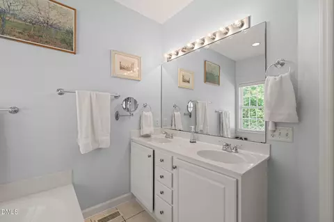 Bath - 5415 Stephens Ln, Durham, NC 27712 photo 3 of 4