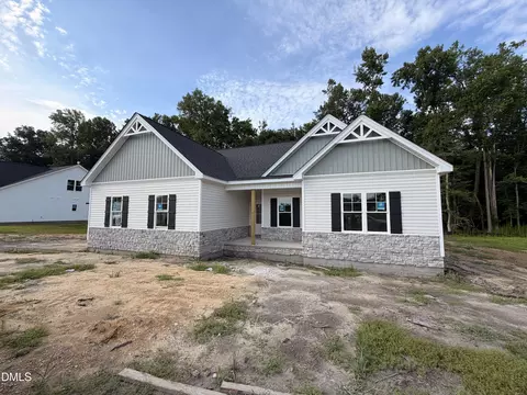 3704 Huntcliff Dr, La Grange, NC 28551