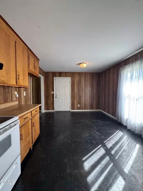 Dining - 120 Mars Dr, Dunn, NC 28334 photo 1 of 1