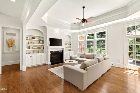 10101 Lobley Hill Ln, Raleigh, NC 27613