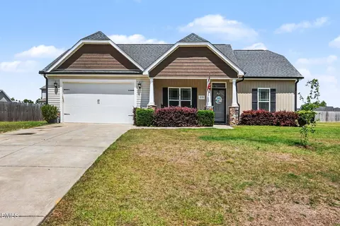 218 Planters Ridge Dr, Pikeville, NC 27863